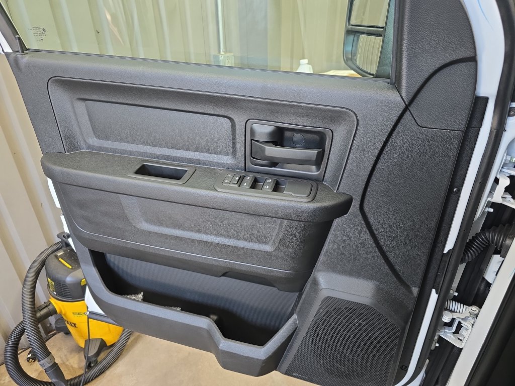 New 2027 RAM 3500 Tradesman w/ Bed Convenience Group AWD/4WD image 25