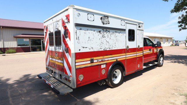 Used 2017 Ford F550 4x4 SuperCab Super Duty image 6