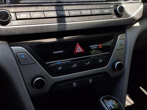 Used 2018 Hyundai Elantra SEL FWD image 11