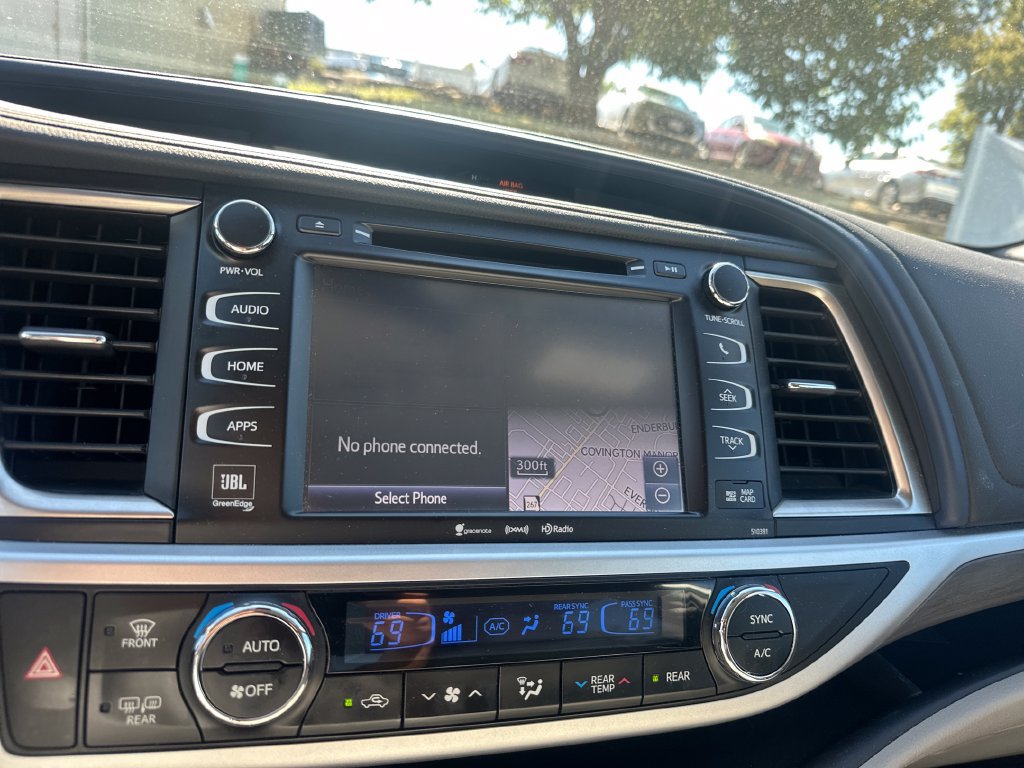 Used 2019 Toyota Highlander Limited AWD/4WD image 15