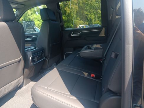 New 2025 GMC Sierra 2500 SLT w/ SLT Premium Package image 13