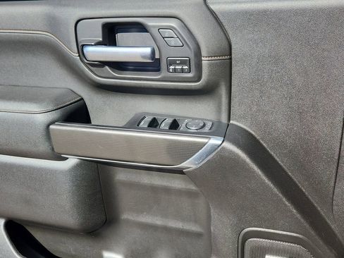 Used 2023 GMC Sierra 2500 AT4 w/ AT4 Preferred Package image 21