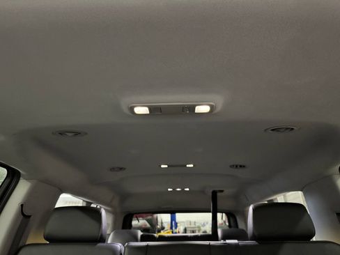 Used 2019 Chevrolet Suburban LT AWD/4WD image 25