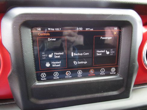 Used 2018 Jeep Wrangler Rubicon w/ Cold Weather Group AWD/4WD image 16