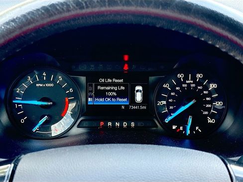 Used 2018 Ford Explorer XLT image 13