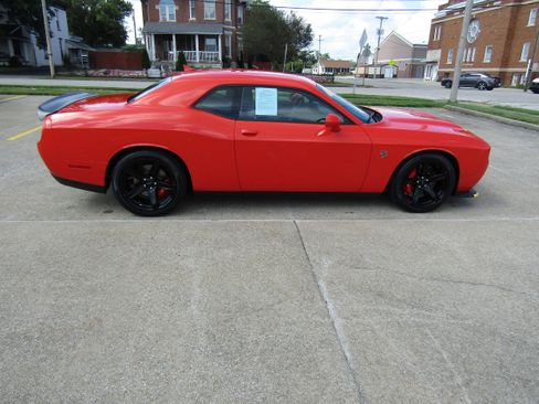 Used 2022 Dodge Challenger SRT Hellcat w/ Plus Package image 2