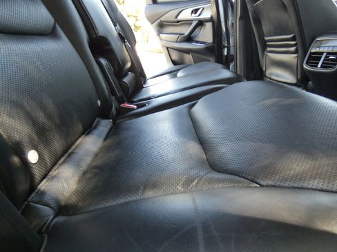 Used 2019 MAZDA CX-9 Touring image 36