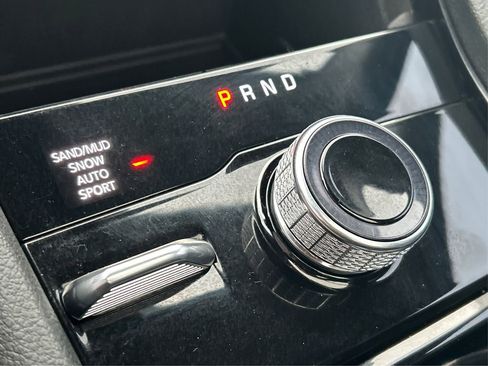 Used 2023 Jeep Grand Cherokee L Limited w/ Black Appearance Package image 42