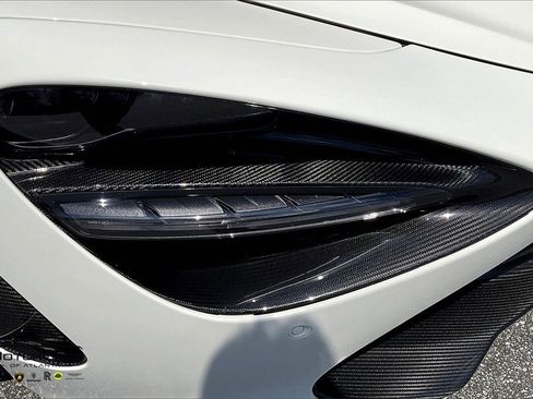 Used 2018 McLaren 720S Performance image 22