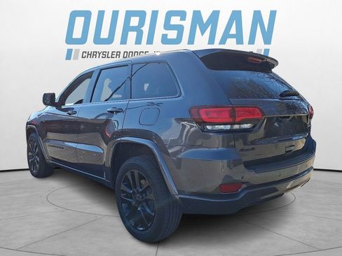 Used 2019 Jeep Grand Cherokee Altitude image 4