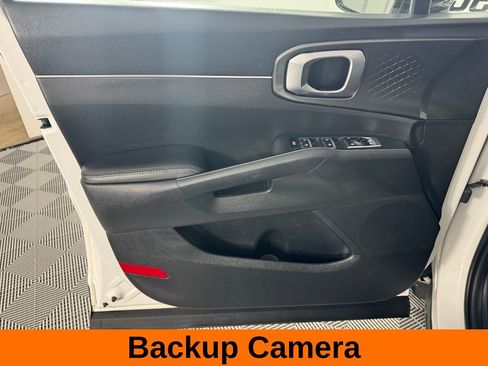 Used 2023 Kia Sorento EX w/ Panoramic Sunroof Package image 9