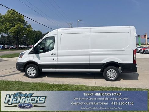 New 2023 Ford E-Transit Medium Roof image 6