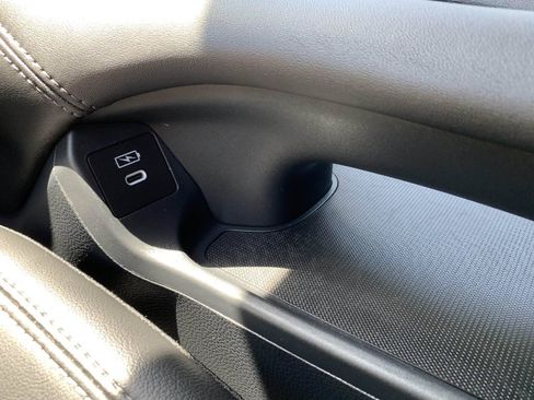 Certified 2025 Honda HR-V EX-L image 28