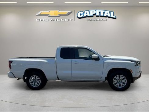 Used 2024 Nissan Frontier SV w/ SV Convenience Package RWD image 6