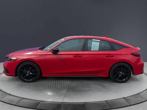 Used 2023 Honda Civic Sport image 2
