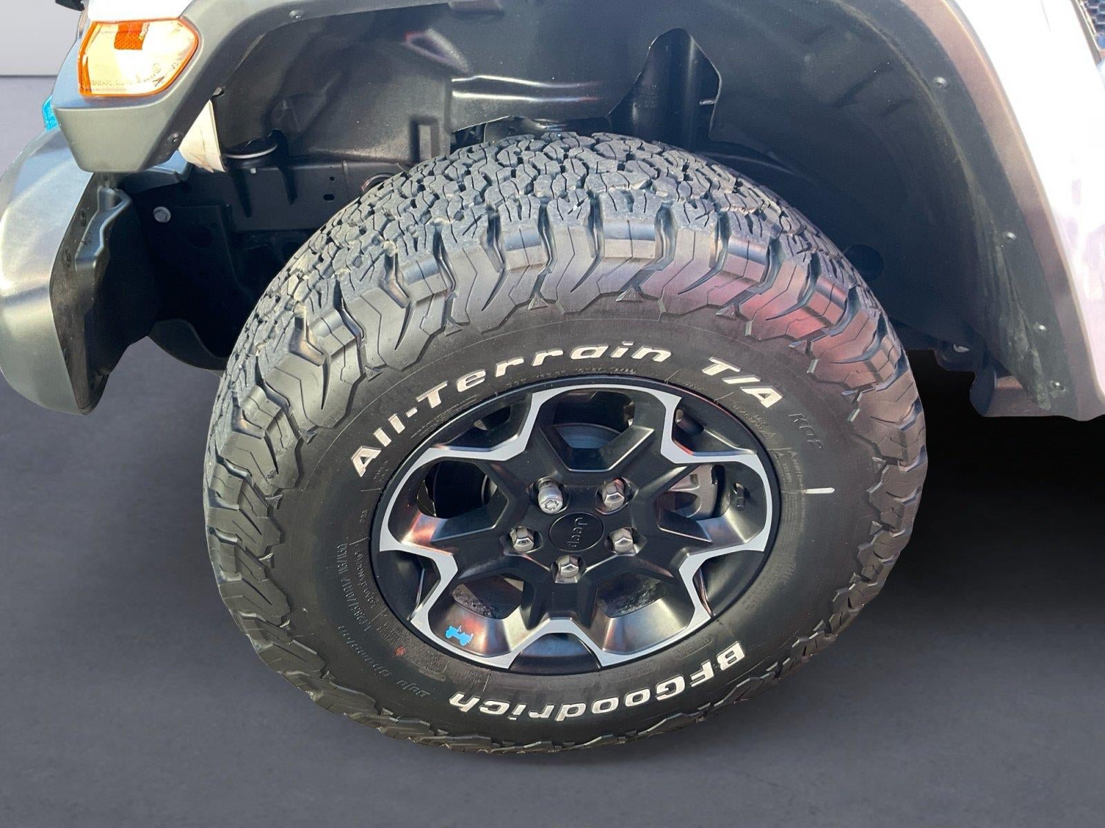 Used 2022 Jeep Wrangler Unlimited Rubicon 4xe AWD/4WD image 14