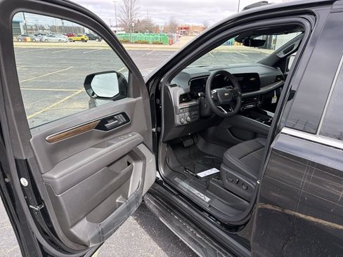 New 2026 Chevrolet Suburban High Country w/ Sun And Tow Package AWD/4WD image 8