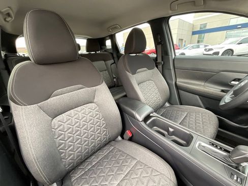 Used 2025 Nissan Kicks SV FWD image 19