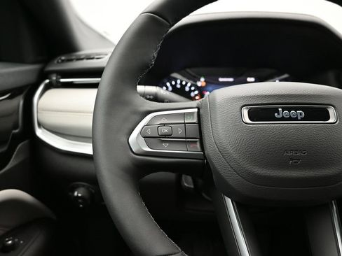 Used 2025 Jeep Compass Limited image 22