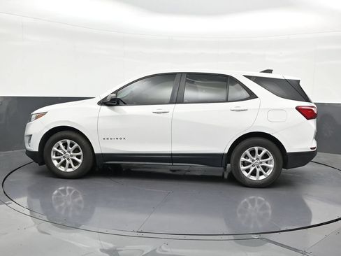 Used 2021 Chevrolet Equinox LS FWD image 2