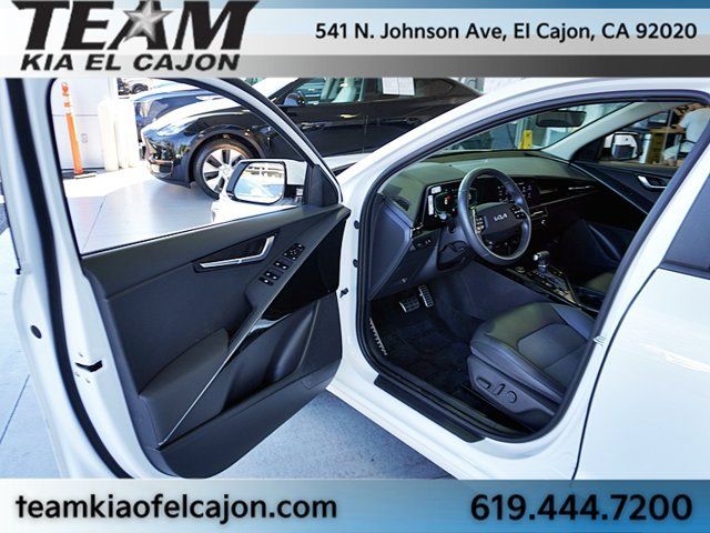 Certified 2025 Kia Niro EX Touring FWD image 40