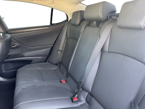 Used 2024 Lexus ES 300h w/ Premium Package FWD image 13