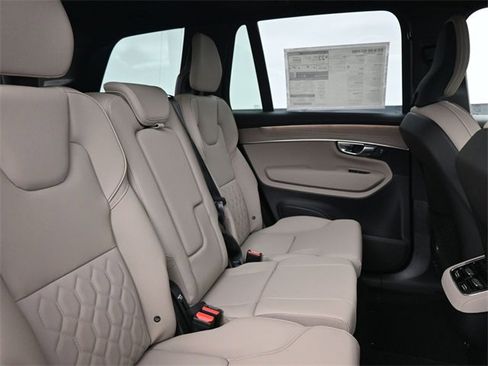 New 2026 Volvo XC90 B6 Plus w/ Protection Package Premier image 34