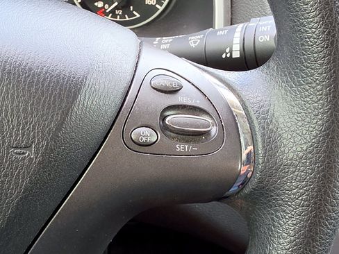 Used 2021 Nissan Murano S FWD image 17