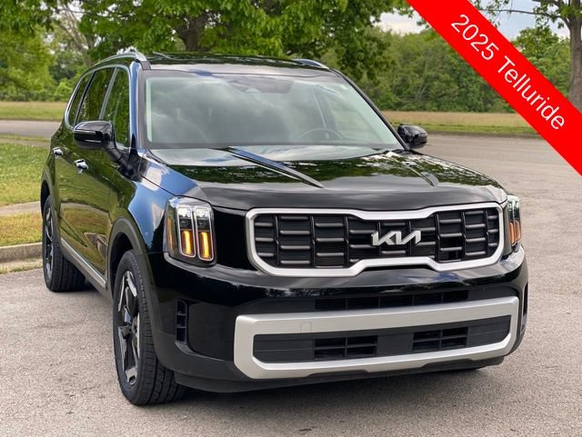 Used 2025 Kia Telluride S FWD image 1