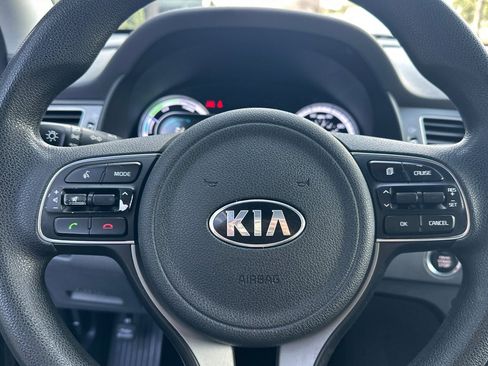 Used 2017 Kia Niro LX image 28