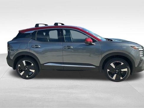 New 2026 Nissan Kicks SR FWD image 9