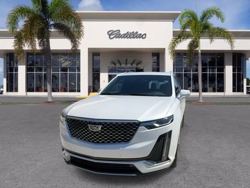 Used 2022 Cadillac XT6 Premium Luxury image 4