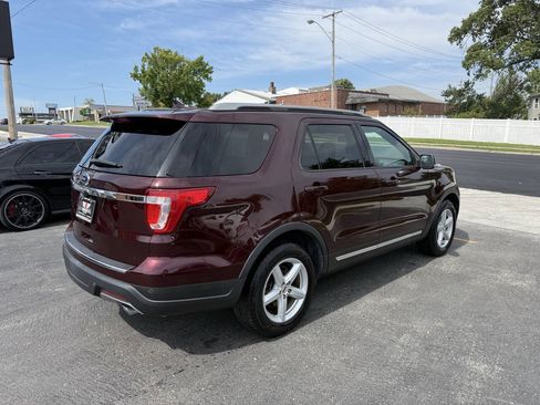 Used 2018 Ford Explorer XLT w/ Equipment Group 202A FWD image 7