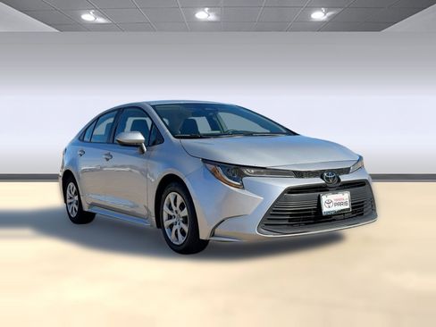 Used 2023 Toyota Corolla LE image 7