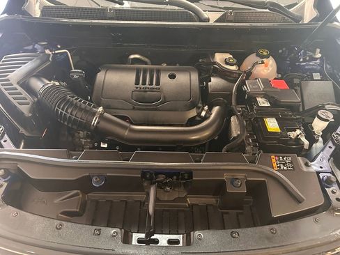 Used 2023 GMC Acadia SLE w/ Driver Convenience Package image 8