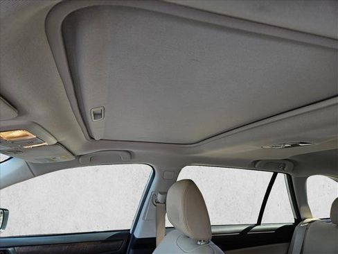 Used 2017 Subaru Outback 2.5i Limited image 15