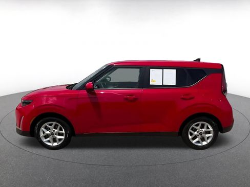 Used 2025 Kia Soul LX w/ LX Technology Package FWD image 7