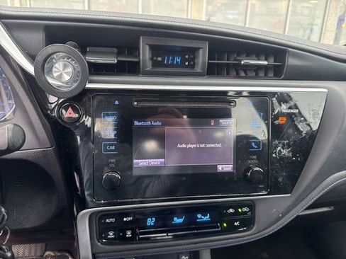 Used 2017 Toyota Corolla SE w/ Carpet Mat Package (TMS) image 6