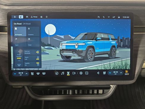 Used 2023 Rivian R1S Adventure image 29