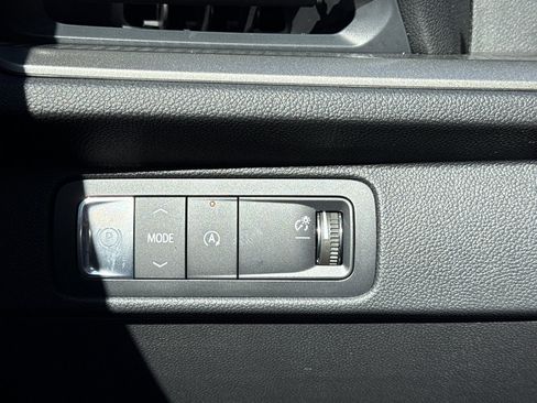 New 2026 Chevrolet Traverse LT w/ Sun and Wheel Package FWD image 21