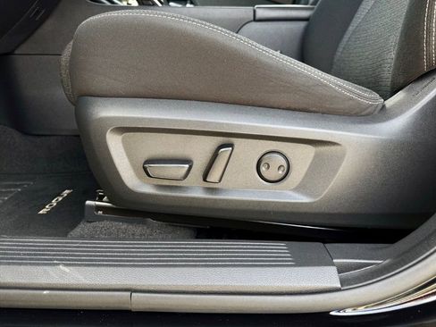 Used 2022 Nissan Rogue SV image 22