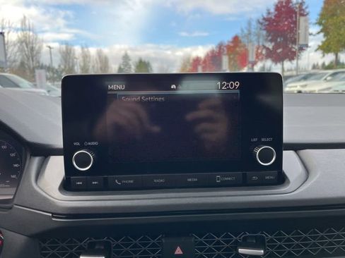 Used 2023 Honda Accord EX image 13