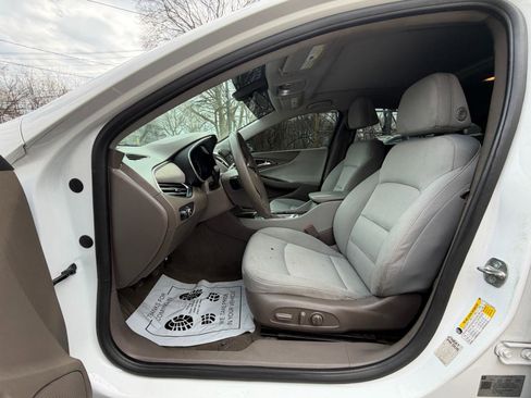 Used 2020 Chevrolet Malibu LT image 16