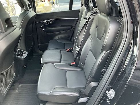 Used 2020 Volvo XC90 T5 Momentum w/ Protection Package Premier image 14