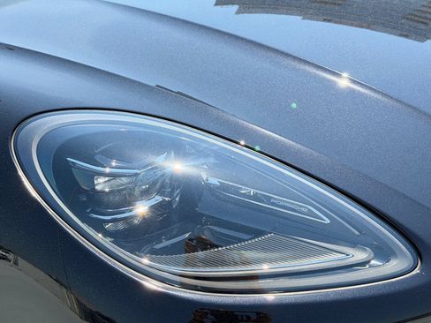 Used 2026 Porsche Macan AWD/4WD image 12
