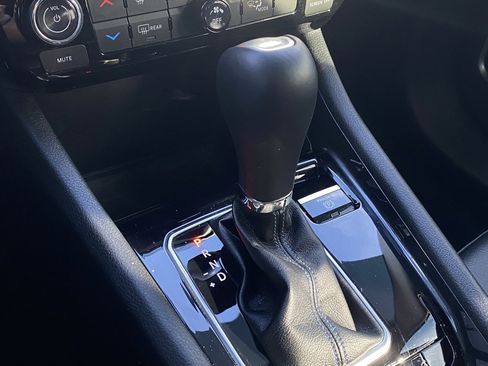 Used 2022 Jeep Compass Latitude image 17