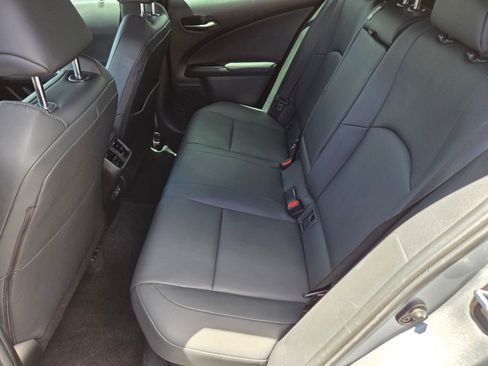 Used 2024 Lexus UX 250h F Sport FWD image 17