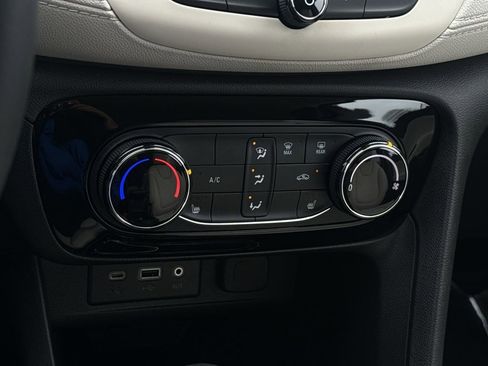 Used 2023 Buick Encore GX Preferred w/ Cold Weather Comfort Package image 20