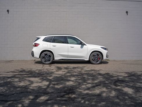 Used 2025 BMW X1 xDrive28i w/ Premium Package AWD/4WD image 8