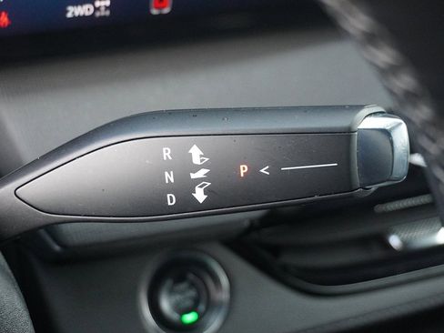 Used 2025 Buick Enclave Preferred w/ Power Package image 55